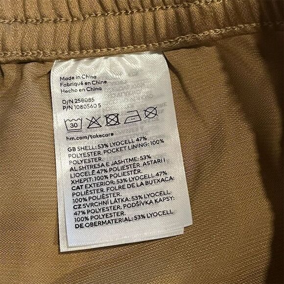 H&M Women's Mid-Rise brown Chino Shorts Size S Casual Summer - Picture 4 of 7